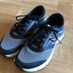 new balance 713 graphic trainer